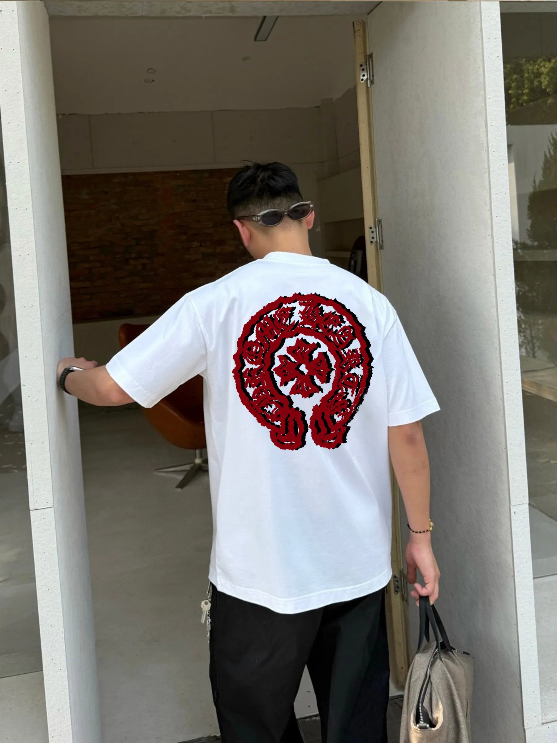 🅿️190 Crow Heart’s new summer T-shirt! This Sanskrit cross printed round neck short sleeves is simply a must-have for fashionistas. Salona cotton fabric is super comfortable, soft and skin-friendly, and has excellent breathability, making it perfect for summer wear. The Sanskrit cross print design on it is amazing, full of mystery and high-end, and the details are so exquisite that it makes people scream. It is worthy of Kroxin, and it vividly interprets the trend and personality. The loose fit is super friendly to all body shapes, covers the flesh and is comfortable, and looks good no matter how you wear it. Pair it with jeans and you'll look cool on the street. Pair it with sweatpants and you'll instantly look energetic and trendy. When you wear it and go out, you will feel like you are the spokesperson of fashion, and it will definitely turn heads. Color: black, white Size: S-2XL